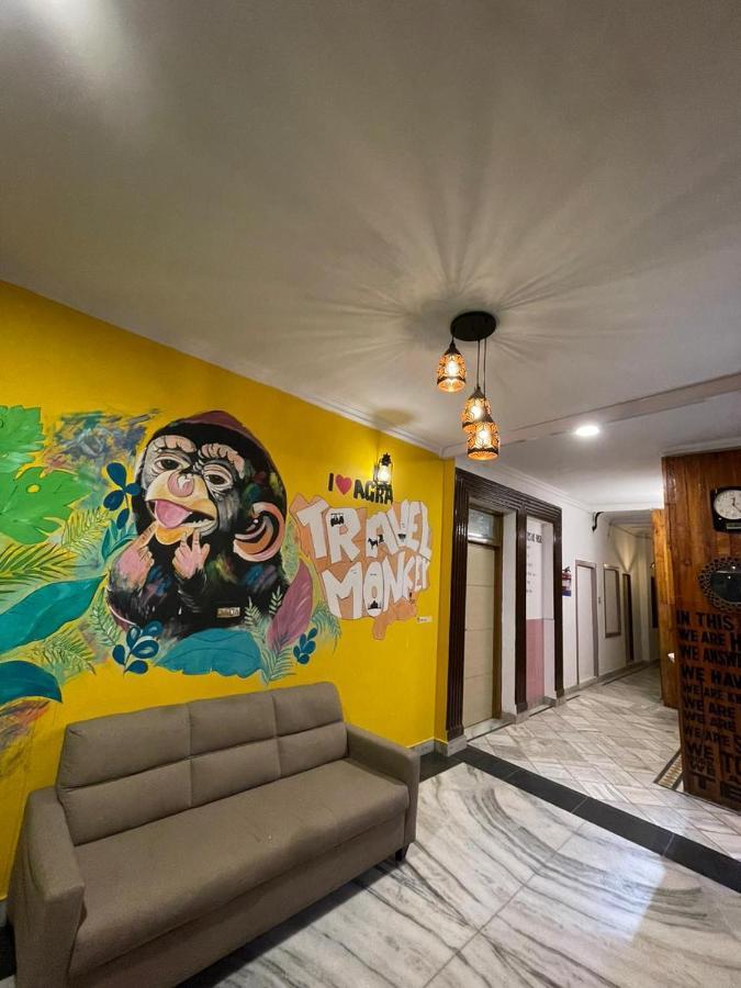 Travel Monkey Hostel Агра Екстериор снимка