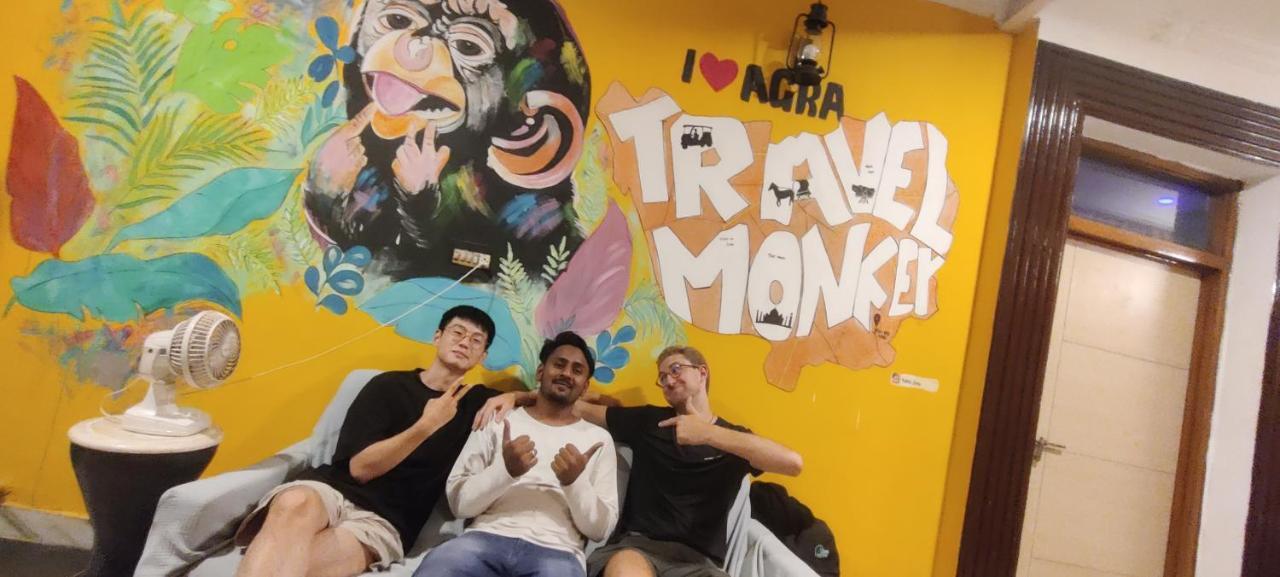 Travel Monkey Hostel Агра Екстериор снимка