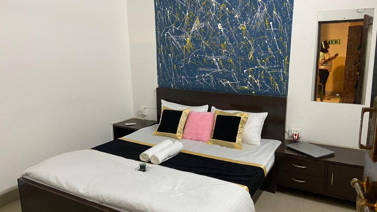 Travel Monkey Hostel Агра Екстериор снимка