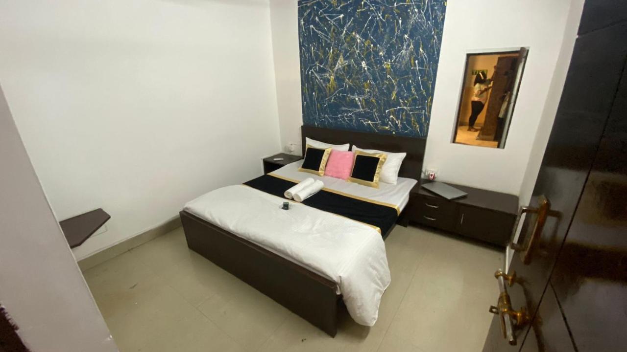 Travel Monkey Hostel Агра Екстериор снимка