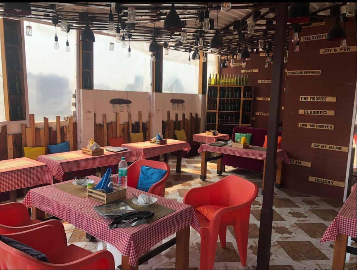 Travel Monkey Hostel Агра Екстериор снимка