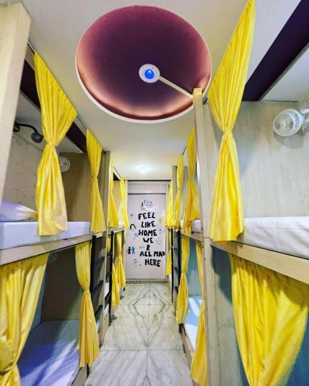 Travel Monkey Hostel Агра Екстериор снимка